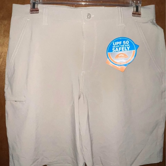 Columbia PFG Men's Light Tan Cargo Shorts - Picture 1 of 3